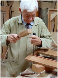 Plans, Plans and More Plans - Here's a great list of hundreds of completely free woodwork and furniture building project plans.